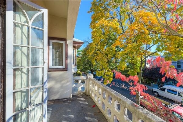 Foto del edificio - 409 West 261st Street