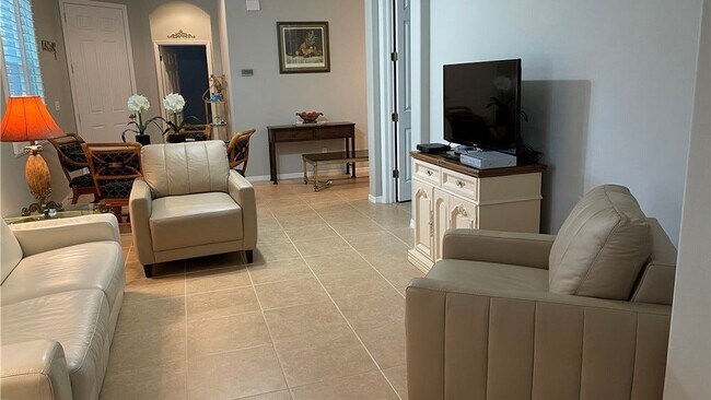 Building Photo - 10515 Diamante Way