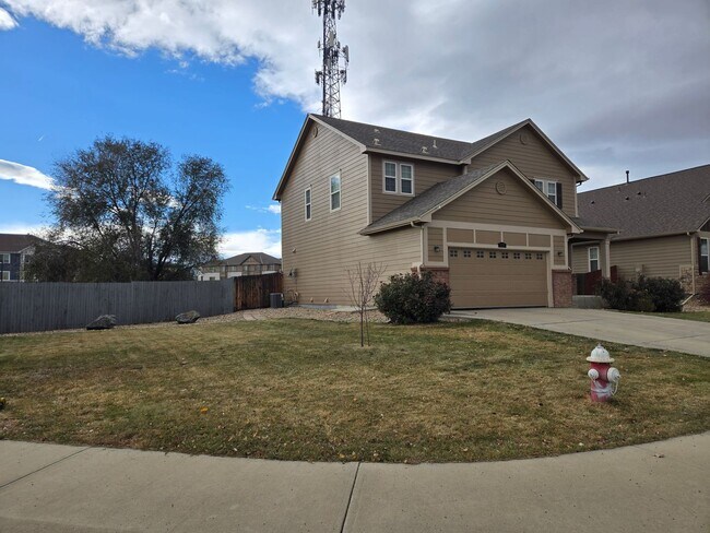 Foto del edificio - Beautiful 4-Bed, 3.5-Bath Home with Mountain Views on Quiet Cul-de-Sac