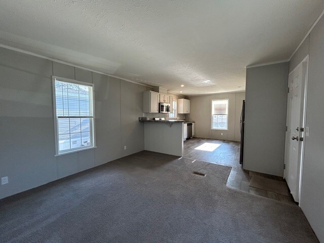 Foto del edificio - 39500 Warren Rd