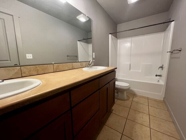 Foto del edificio - 311 F St NE