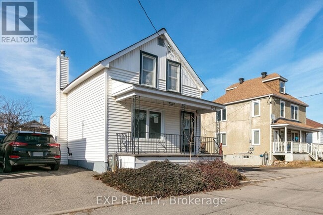 Building Photo - 303 Shakespeare St