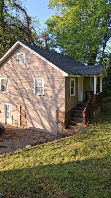 Primary Photo - 1 Davis St NE