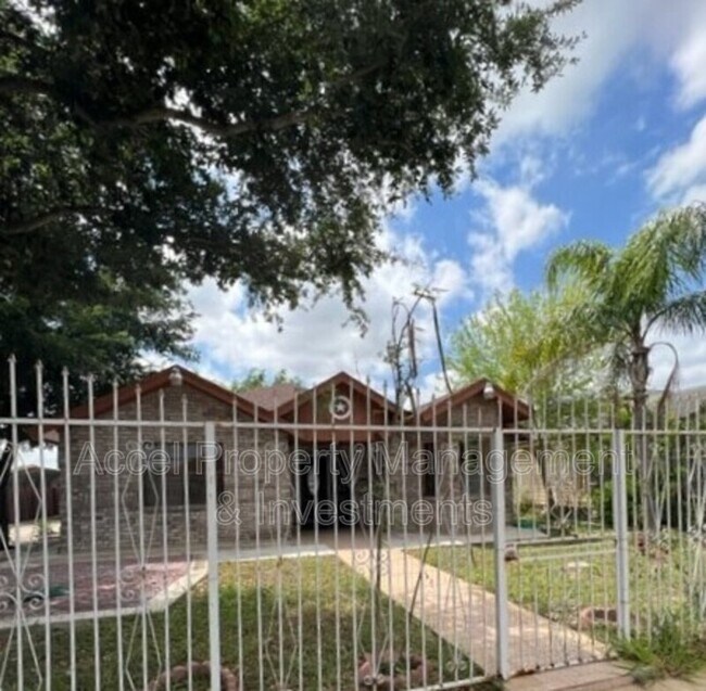 Building Photo - 3601 Tulipan St