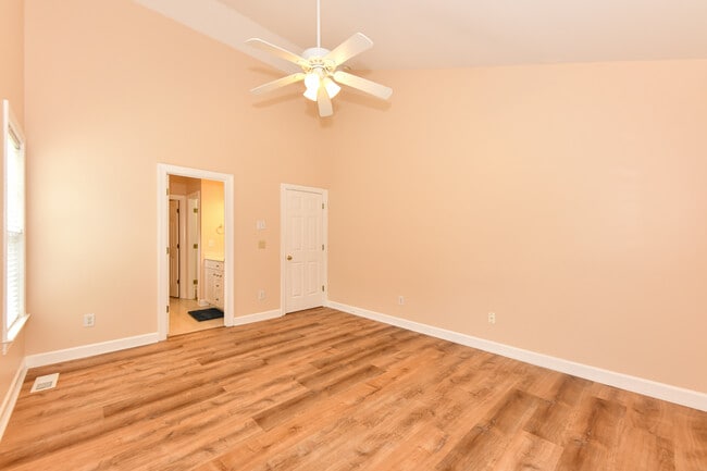 Building Photo - 7700 Foxdale Dr