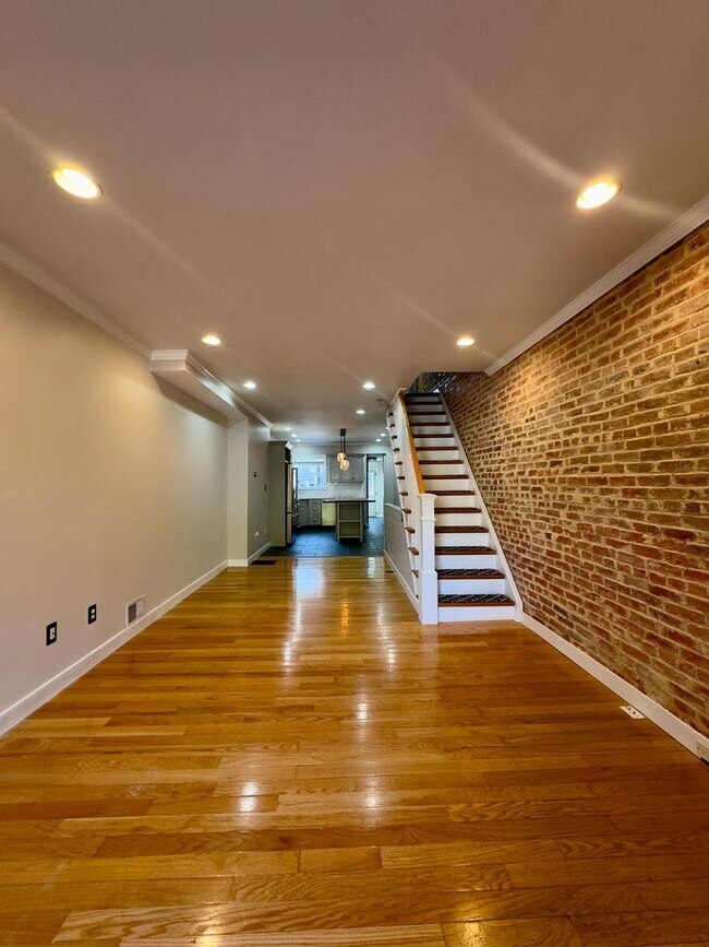 Foto del edificio - Charming 2 Bedroom/2.5 Bathroom Townhome w...