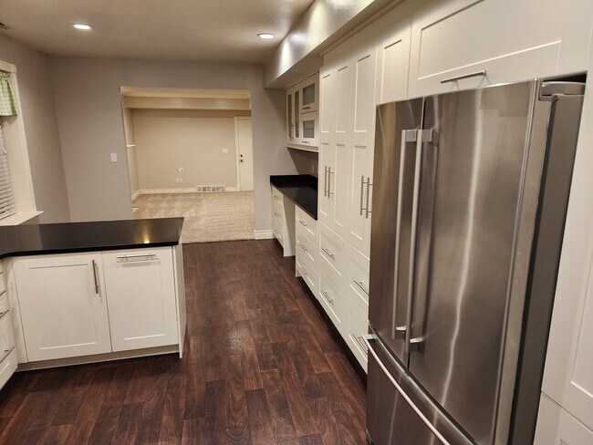 Kitchen and eat-in/desk area - 1243 N 1270 E