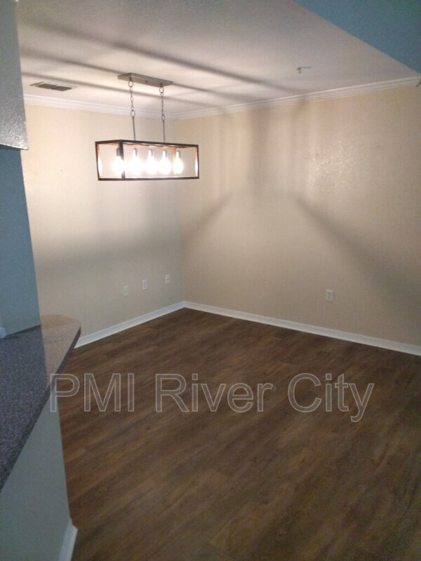 Foto del edificio - 7800 Point Meadows Dr