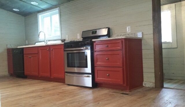 Foto del edificio - 135 Marble Mill Rd NW