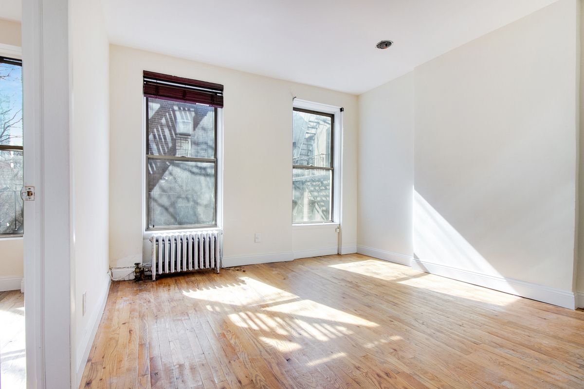 Primary Photo - 370 W 51st St
