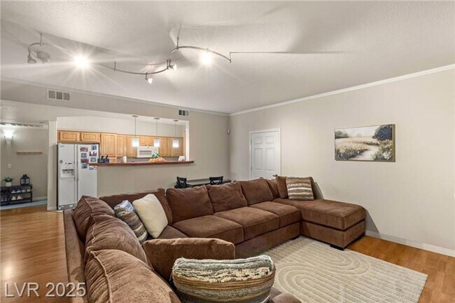 Foto del edificio - Spacious Two-Bedroom Condo with Resort-Sty...