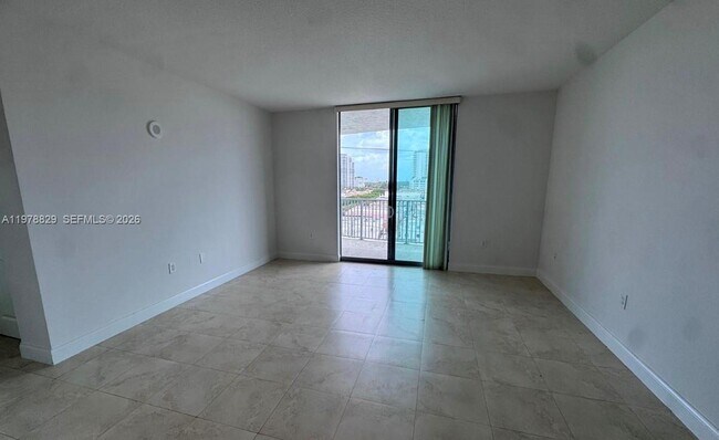 Foto del edificio - 140 S Dixie Hwy