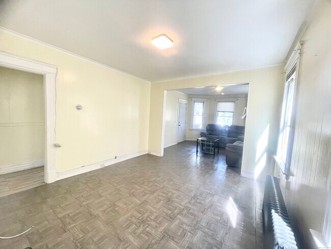 Foto del edificio - 68 Englewood Ave