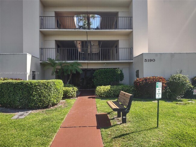 Building Photo - 5190 Las Verdes Cir