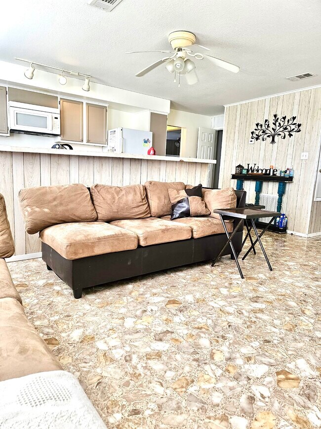 Foto del edificio - 2104 Galveston Ave