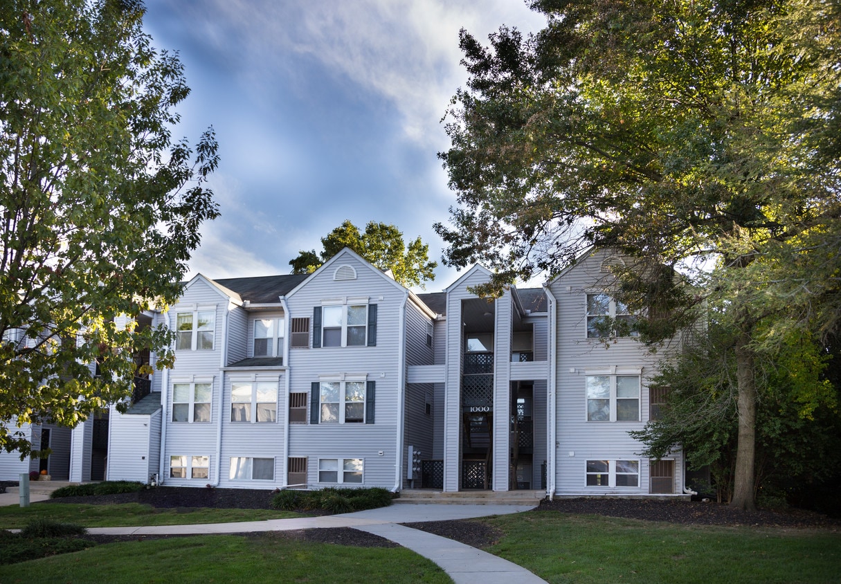 Arbor Pointe Exterior - Arbor Pointe Apartments
