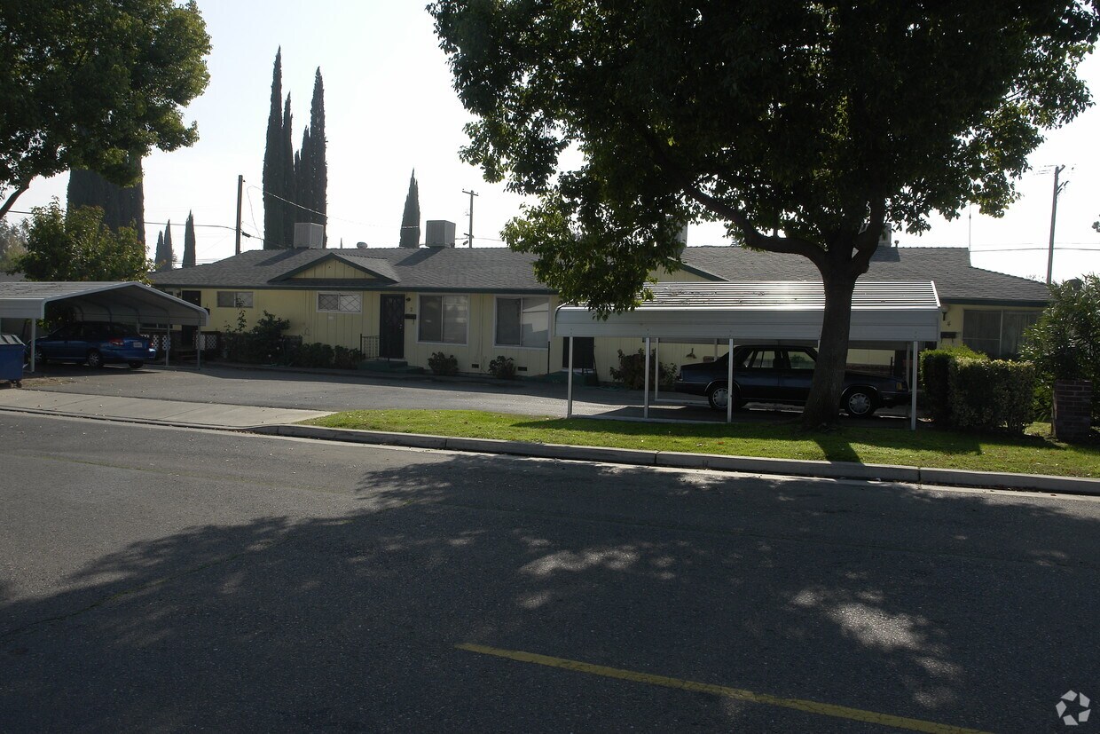 Building Photo - 102 E Fortuna Ave