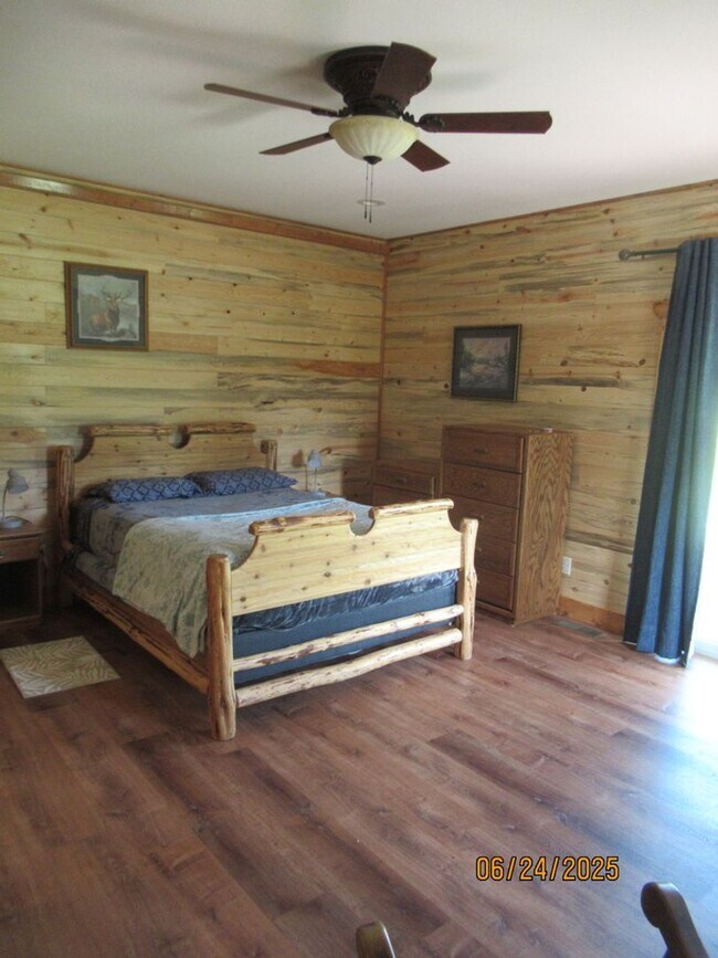 Foto del edificio - October 2026 – May 2027 | Furnished Columbia Falls 3 Bedroom Home on Acreage