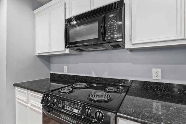 Foto del edificio - 1710 Redwing Cove Dr