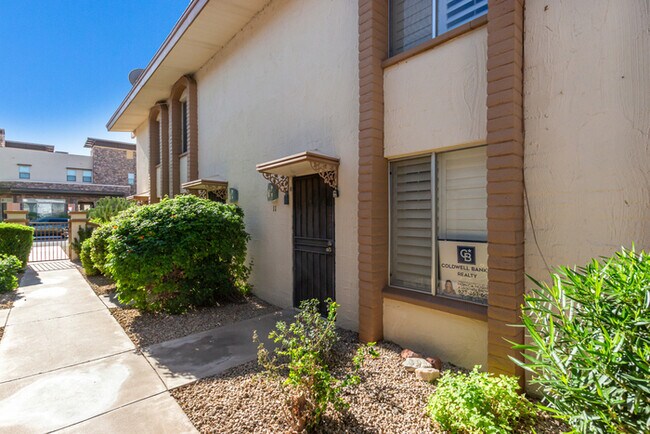 Building Photo - Furnished Condo in Scottsdale