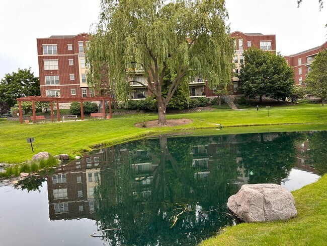 Foto del edificio - 720 Prestwick Ln