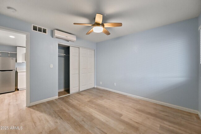 Building Photo - 3025 N 32nd St