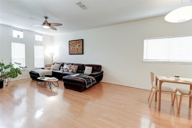Foto del edificio - 4004 Foxtail Palm Ct