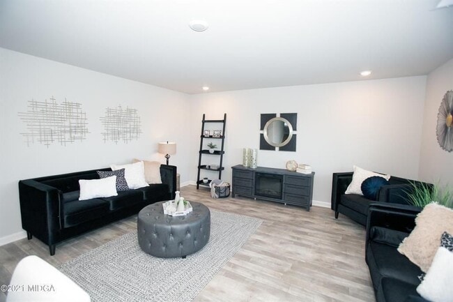 Foto del edificio - 178 Goodall Woods Dr