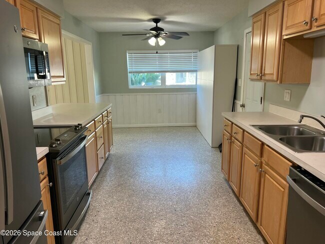 Building Photo - 250 Debra Ct