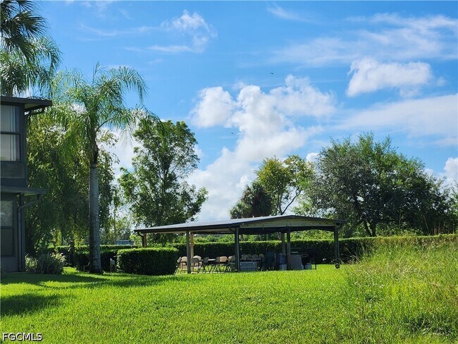 Foto del edificio - 1064 Villa Dr