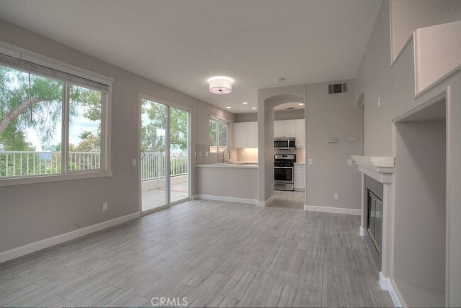 Building Photo - 37 Cottonwood Dr