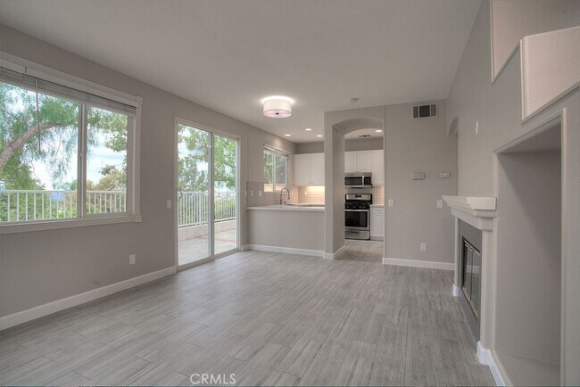 Foto del edificio - 37 Cottonwood Dr
