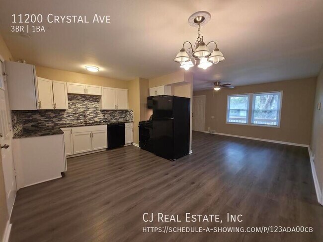 Foto del edificio - 11200 Crystal Ave