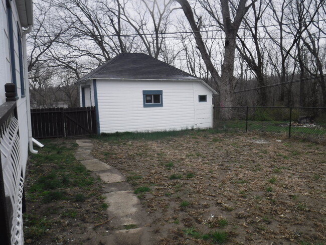 Building Photo - 1003 Mason Rd