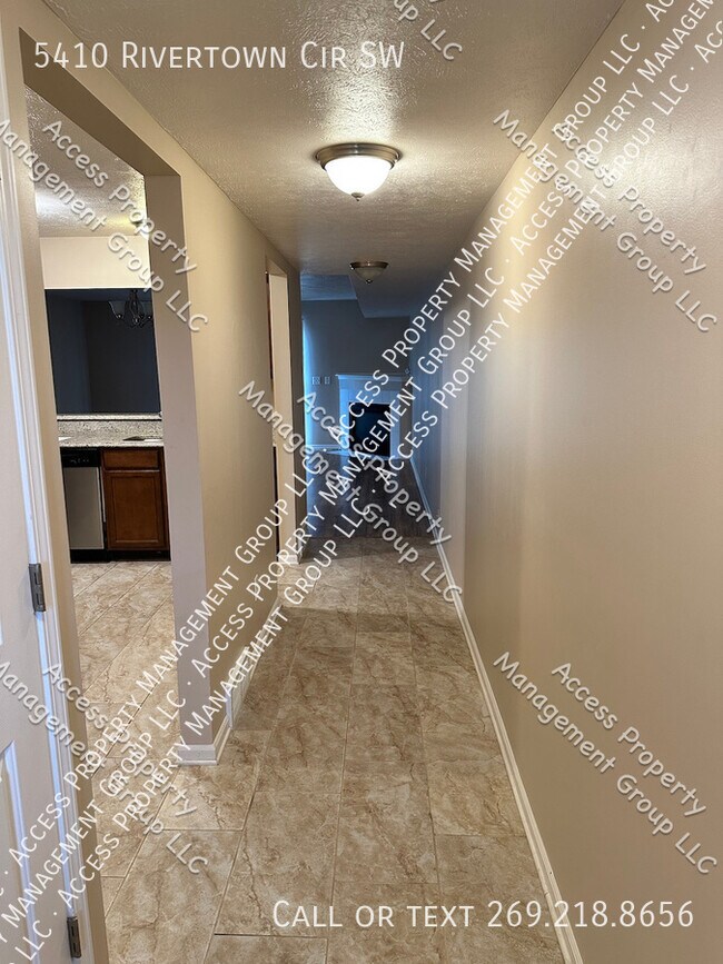 Building Photo - River Town Place Condo 3 Bedroom and 2.5 B...