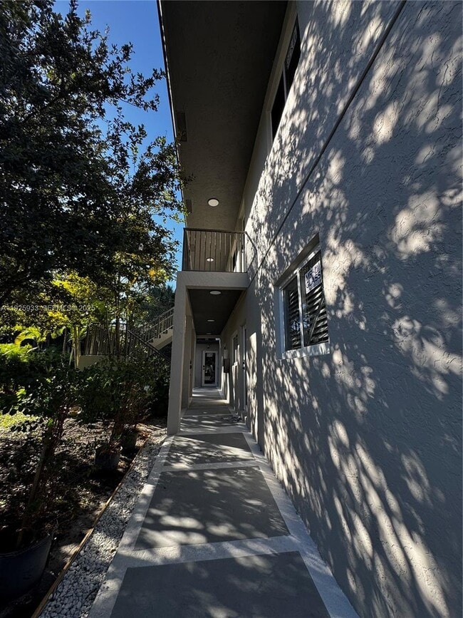 Foto del edificio - 1460 SW 24th Ct