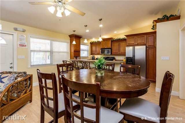 Foto del edificio - 212 Palermo Cir