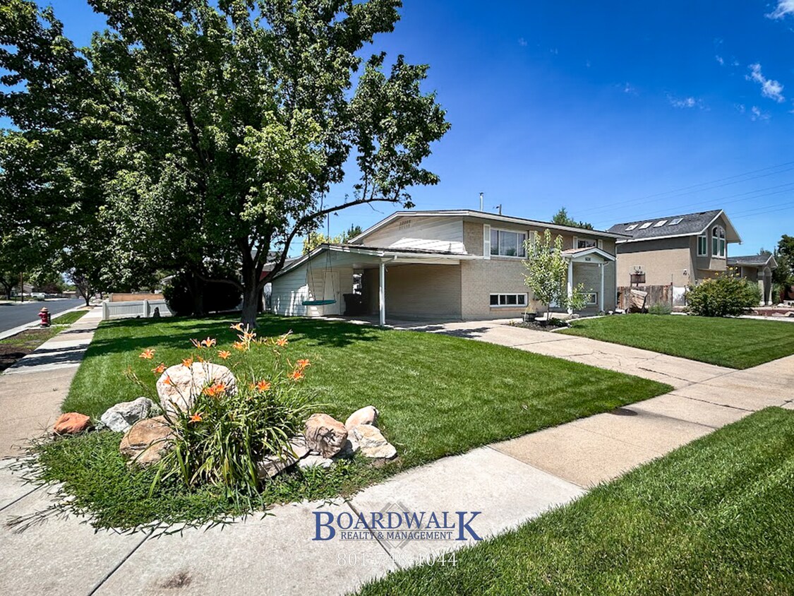 Foto principal - Spacious 4-Bed Home with In-Law