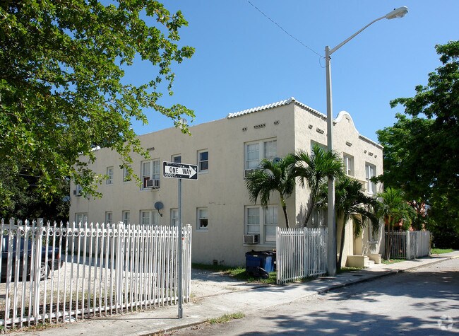 Building Photo - 229 NE 32nd St