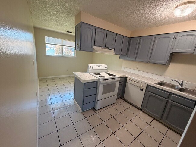 Building Photo - 4180 Bristol Ct