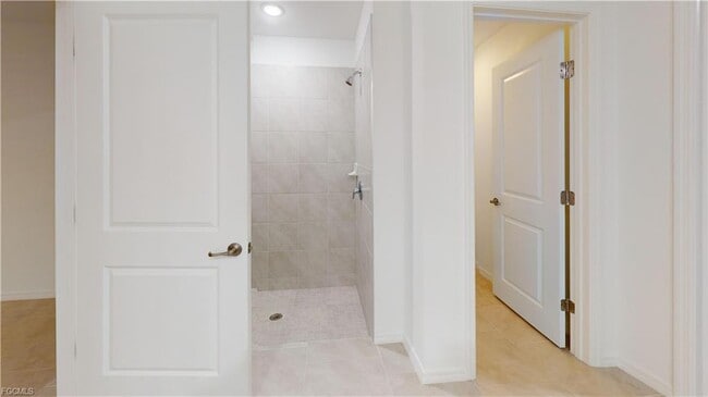 Building Photo - 2846 Northwest 28th Ave