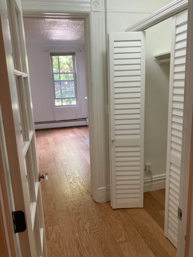 Entrada al segundo dormitorio - 522 W 153rd St
