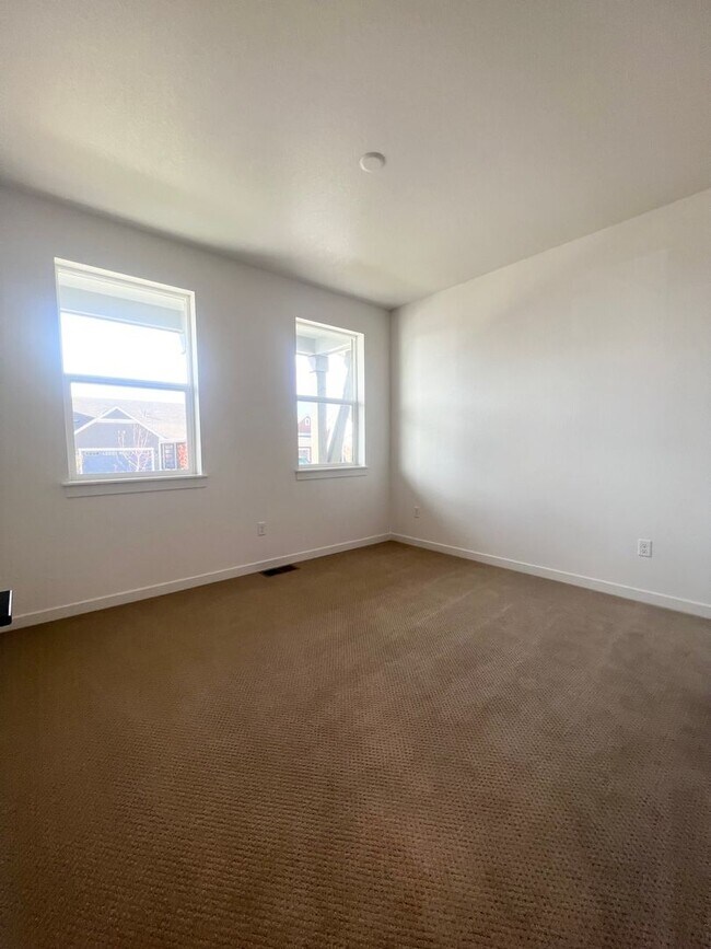 Building Photo - Brand New 5bd/4ba Located in the desirable Raindance neighborhood