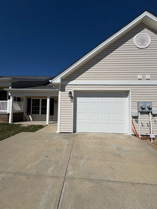 Building Photo - 14 Jackmia Way