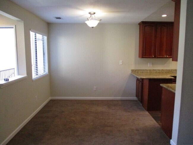 Building Photo - Warm Springs 2 bedroom is in a great locat...