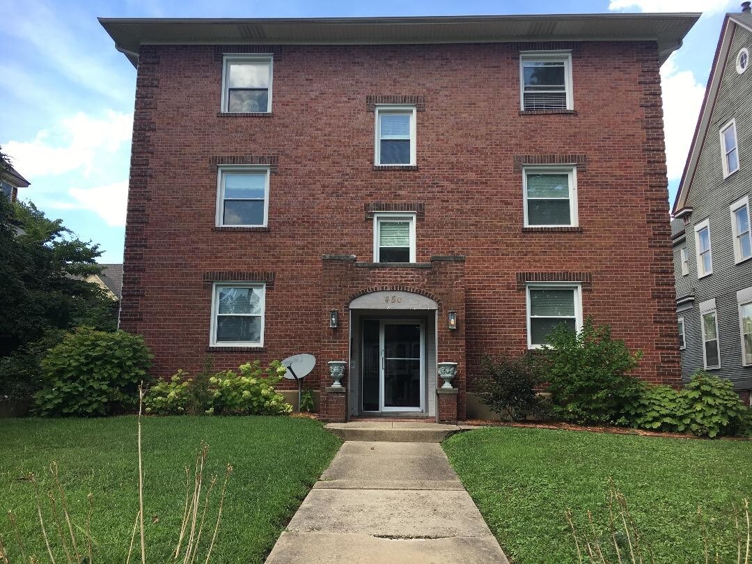 Primary Photo - 450 W Macon St