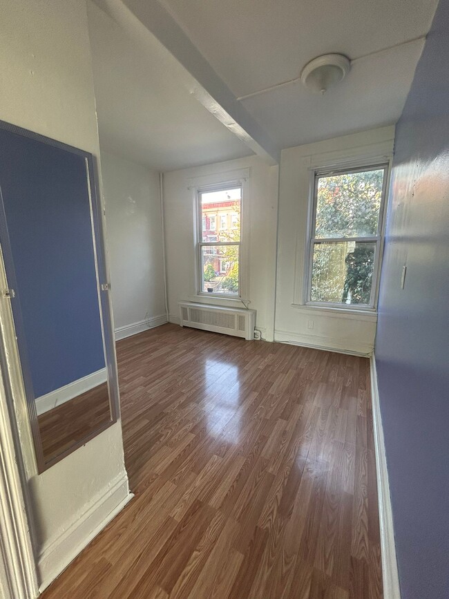 Dormitorio 1 - 24 Whitman Ave