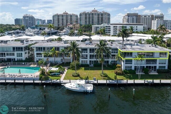 Building Photo - 2717 Yacht Club Blvd