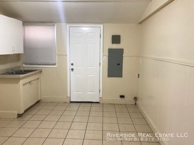 Building Photo - 3 Bedroom house for rent!