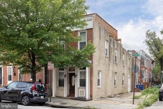 Building Photo - 123 E Fort Ave